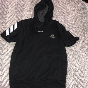 Men’s short sleeve Adidas pull over sweat shirt